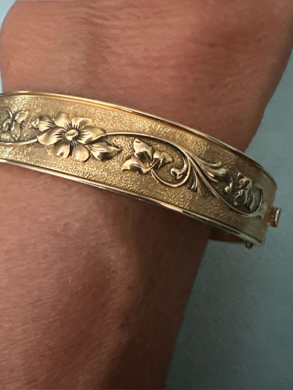 Gorgeous Vintage Hayward 1/20 12K GF Bangle